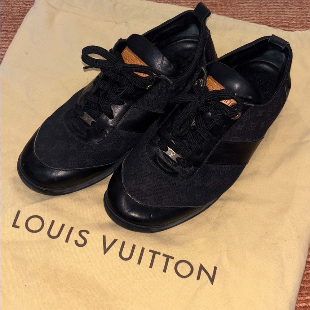 Louis Vuitton authentic Men’s shoes-lowest price available! Size 9 Men’s (8 EU)